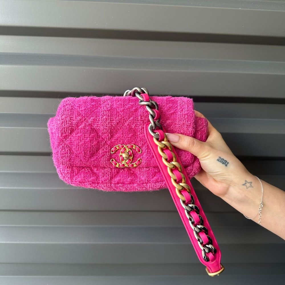 Chanel 2020 Pink Tweed Lambskin Leather Chanel 19 Belt Bag Tri